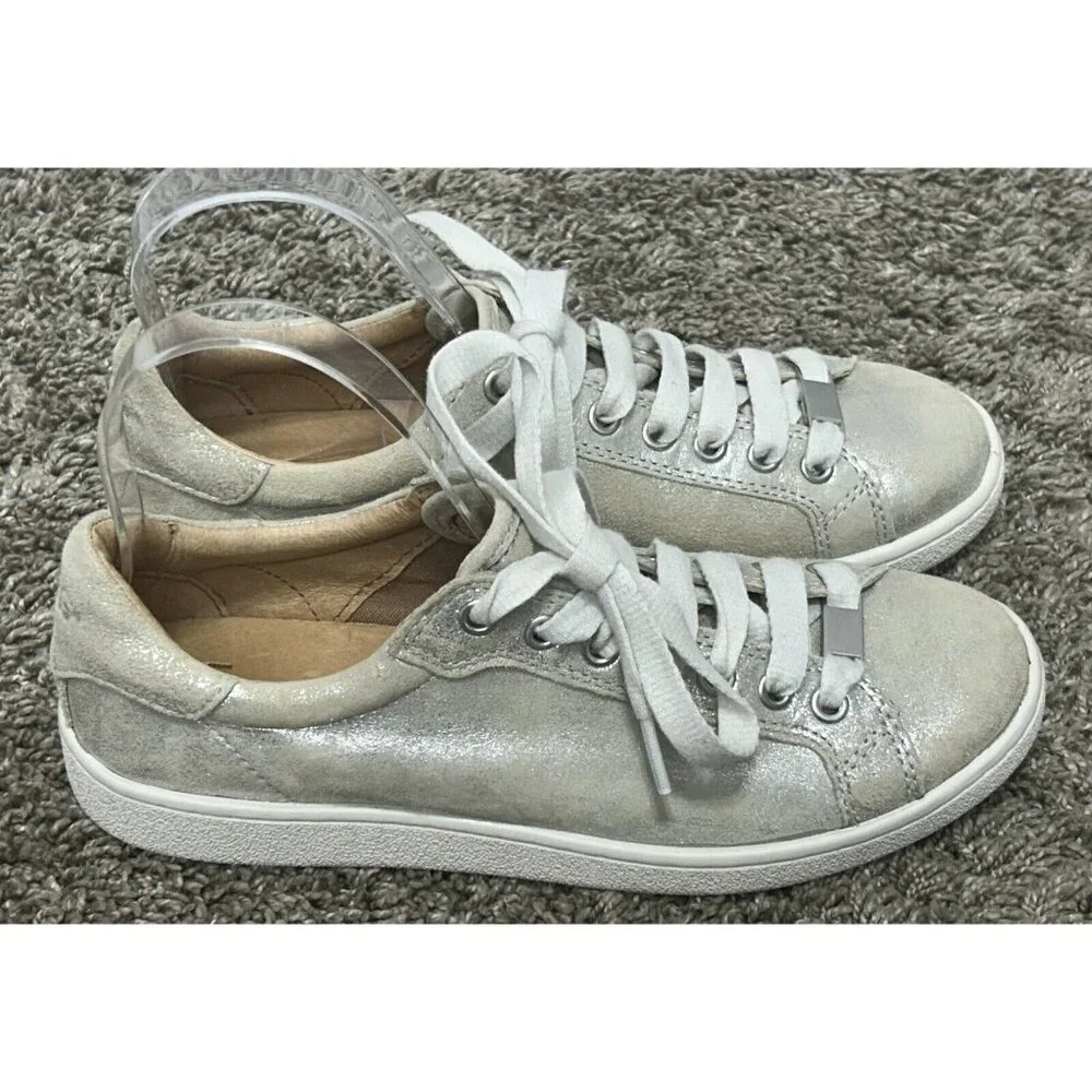 UGG Women’s Lace Up Metallic Sneaker Shoes Size 7 milo street core minimalist